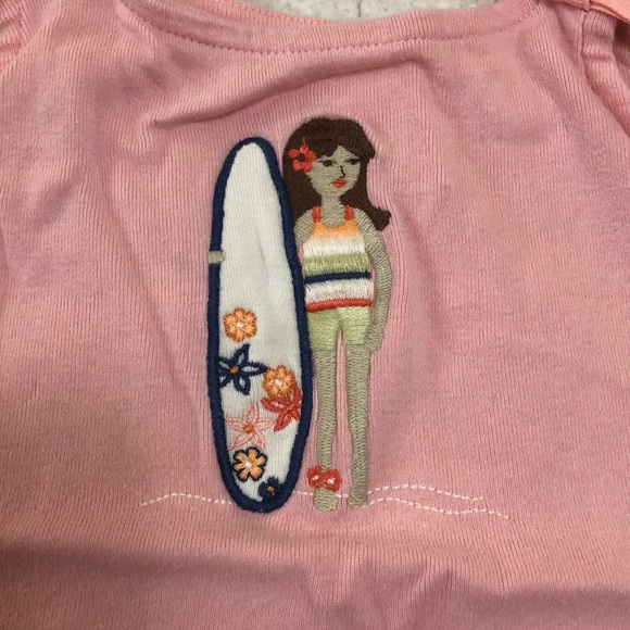 Super cute surfer 🏄‍♀️ outfit! - Picture 2 of 3